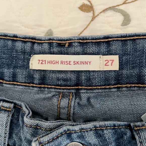 Levi's 721 High Rise Skinny Jeans - Picture 3 of 4